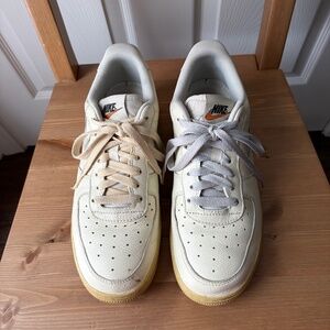 Women's Size 8 Nike Air Max, Coconut Cream with Nike Bubble Swoosh